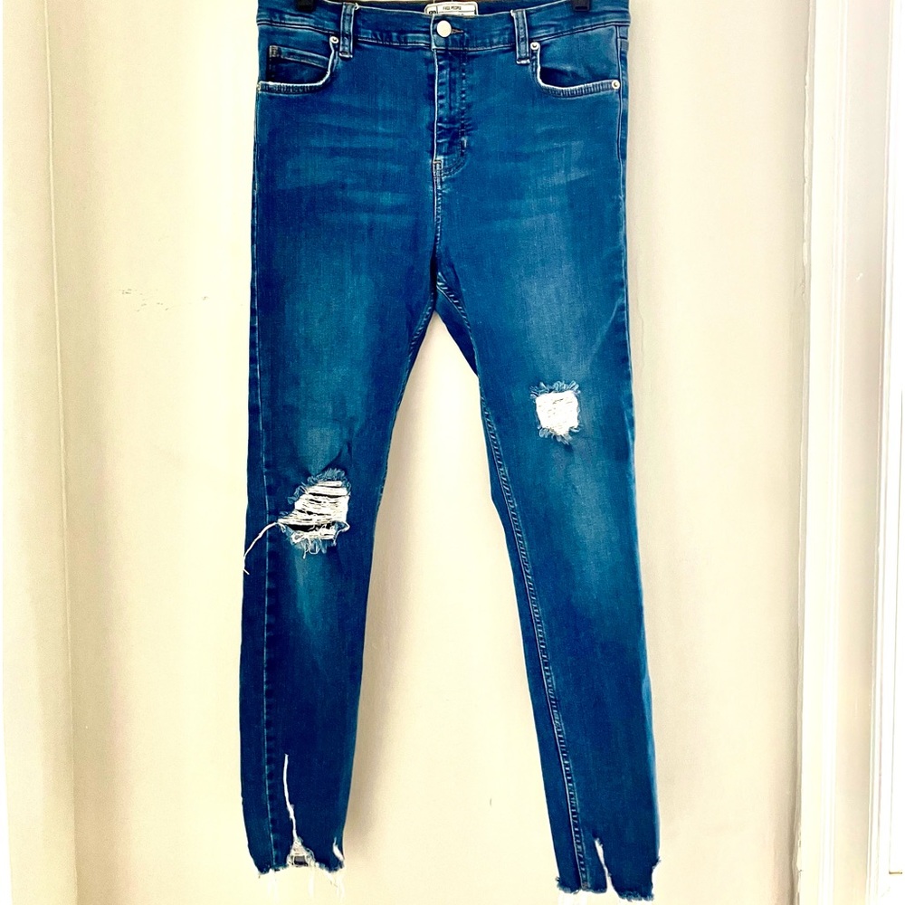 Free People Skinny Crop Distressed Jeans Size 29